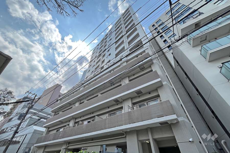 ユニロイヤル西早稲田の外観（東側から）