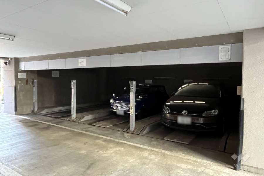 敷地内駐車場（屋内機械式）