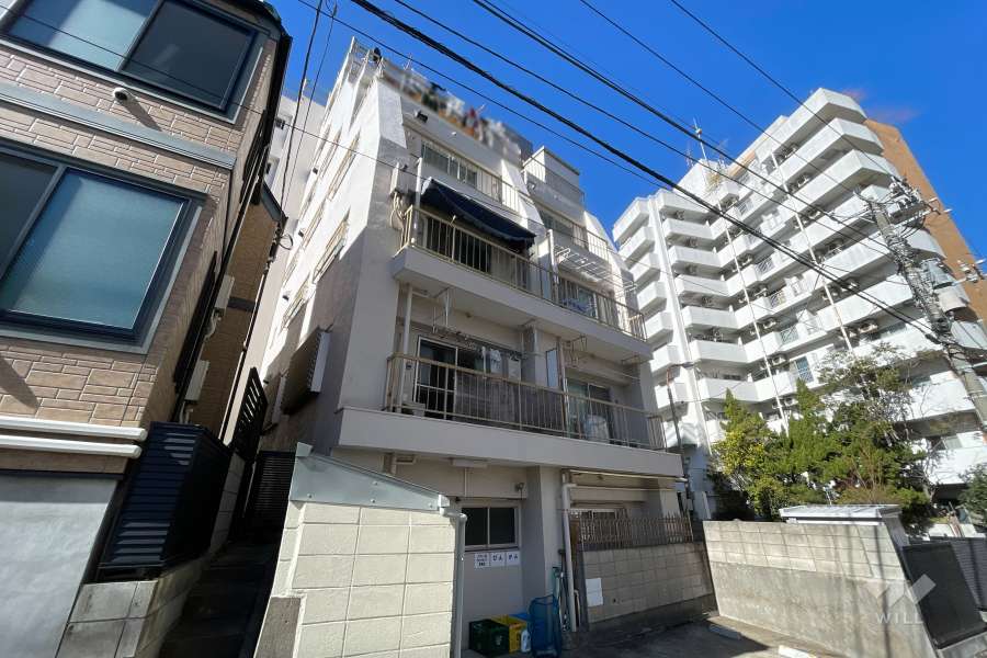 マンション高田馬場の外観（南東側から）