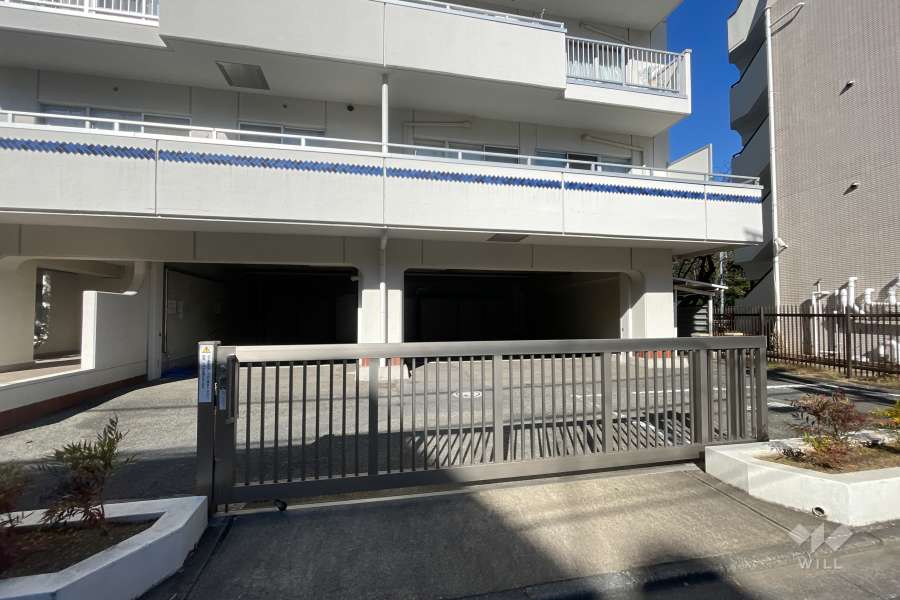 駐車場の出入り口