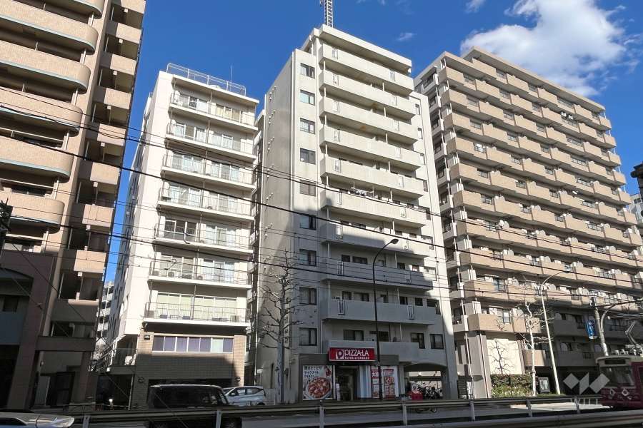 カーネ西早稲田の外観（南西側から）