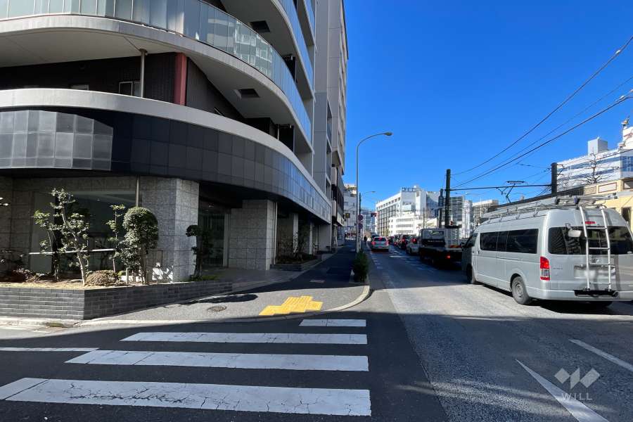 敷地北東側の前面道路
