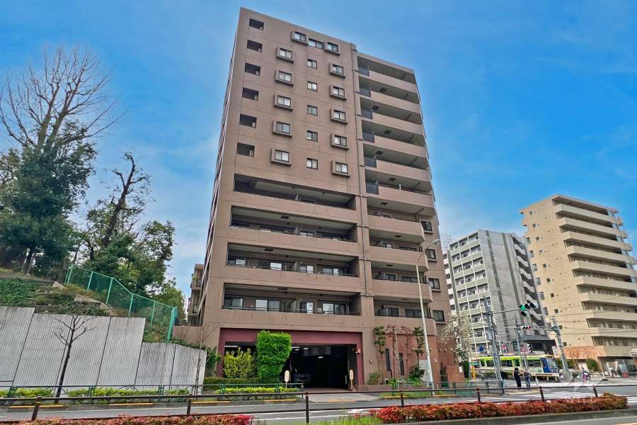 ネオマイム西早稲田パークスの外観（南東側から）