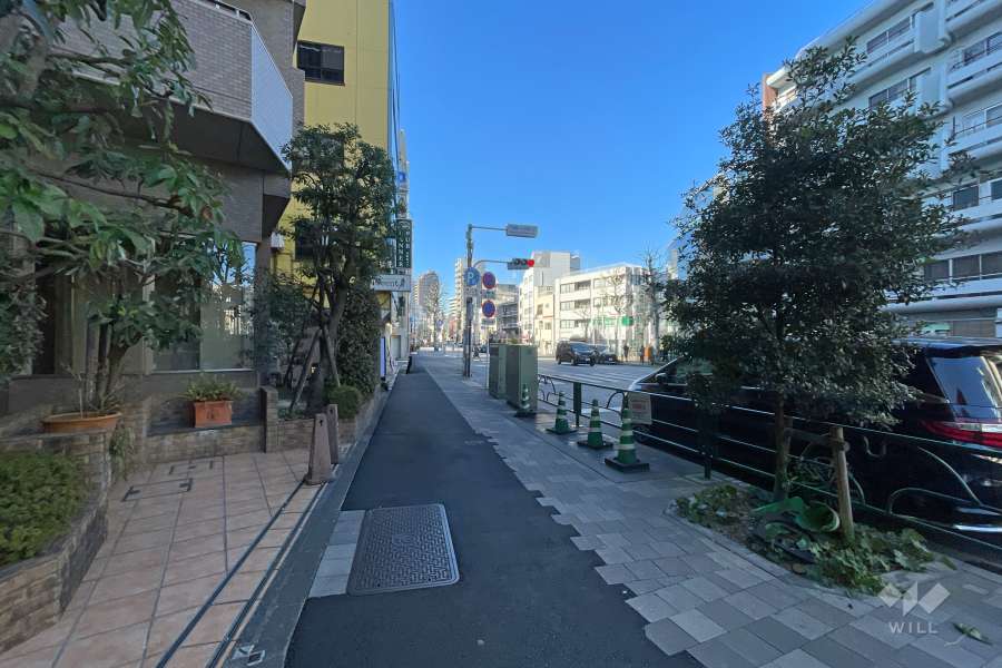 敷地北側の前面道路