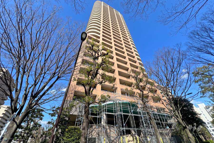 西早稲田パークタワーの外観（南西側から）