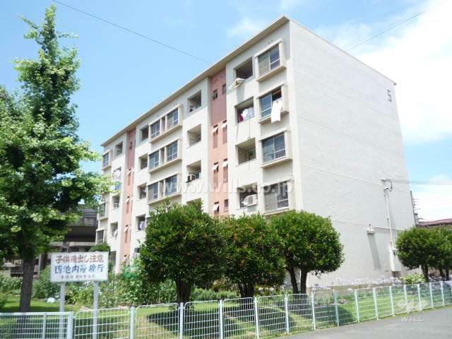 東園田団地5号棟の外観（南東側から）