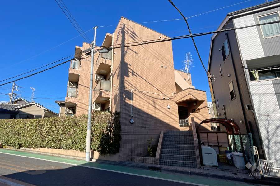 スカイコート新宿落合第三の外観（南東側から）