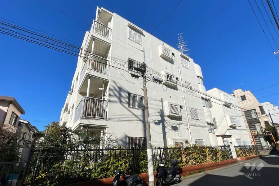 ハイネス哲学堂の外観（南東側から）