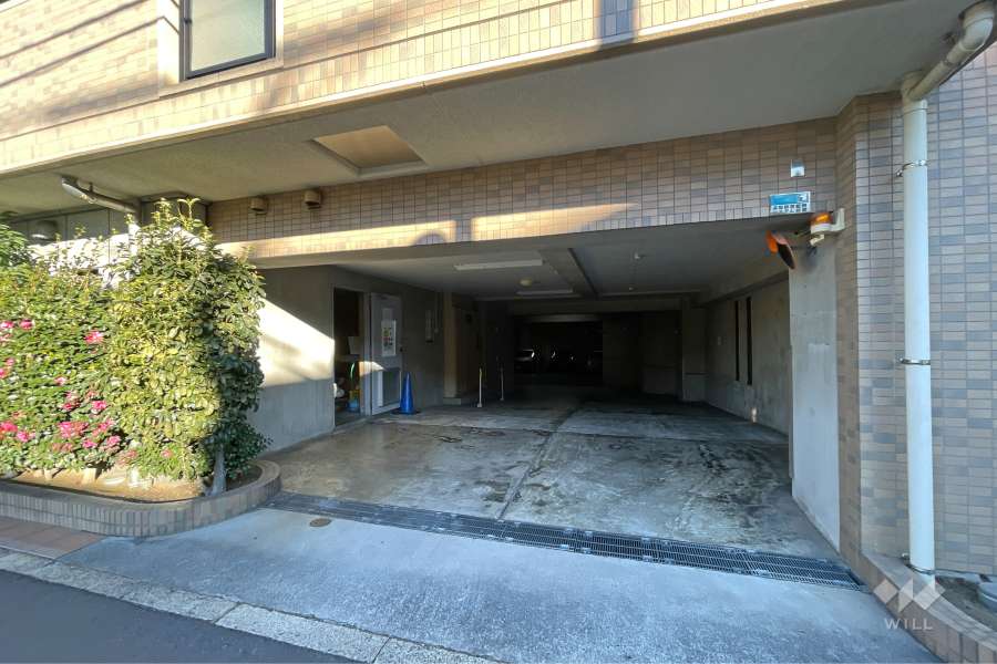 敷地内駐車場（屋内機械式）