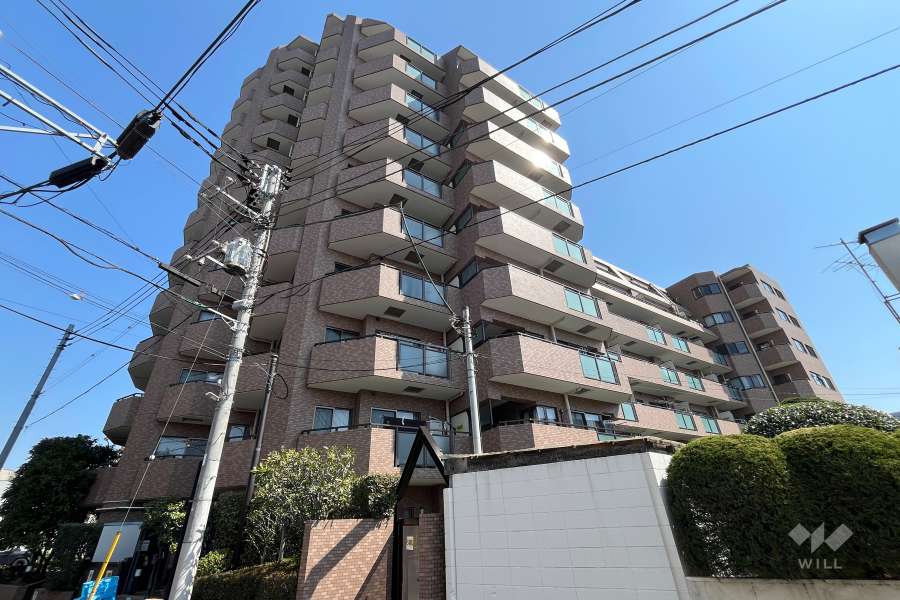 朝日クレスパリオ西落合の外観（南西側から）
