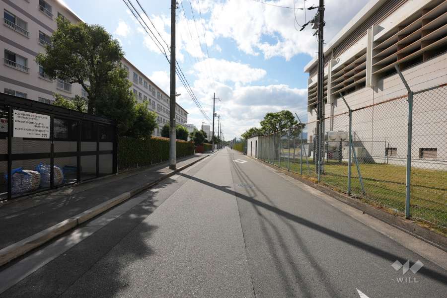 敷地北西側の前面道路