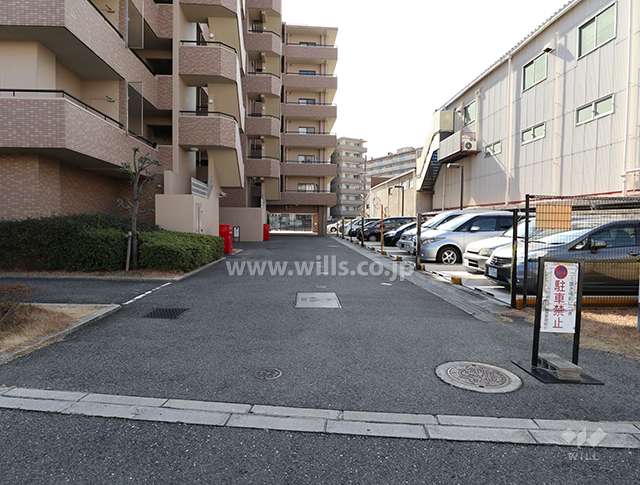 駐車場出入り口