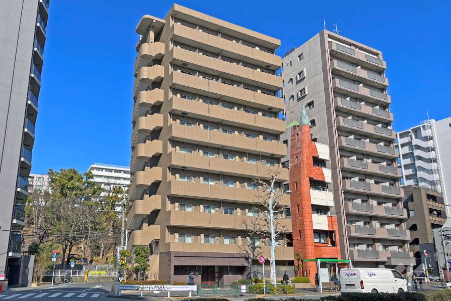 パレステュディオ早稲田パークビューの外観（南西側から）