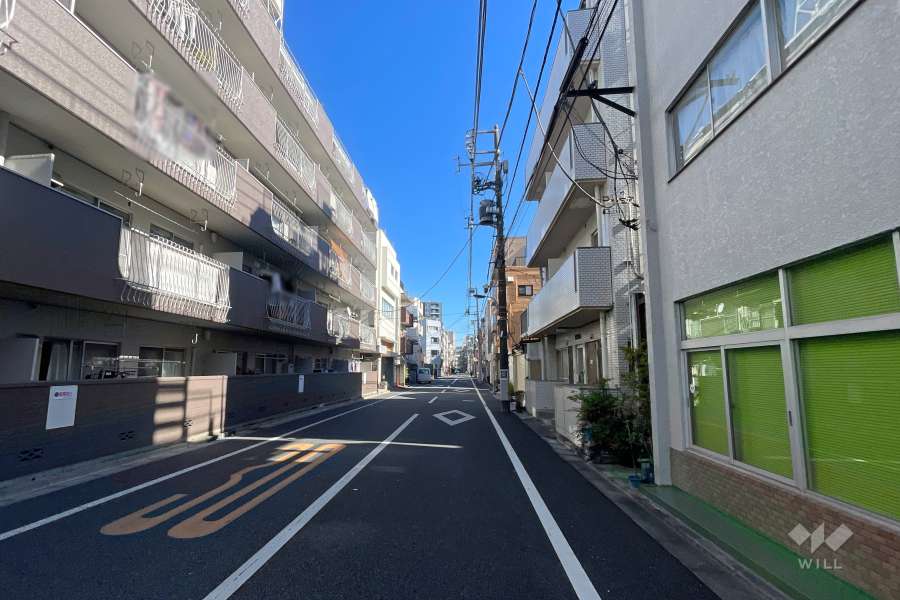 敷地南側の前面道路
