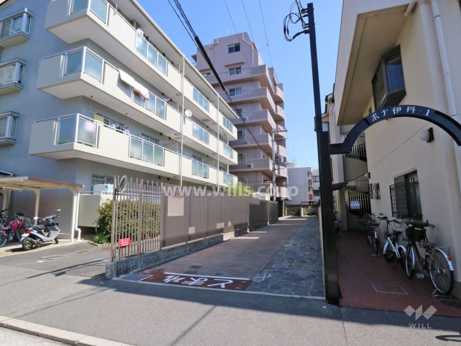 アーバンビュー伊丹西台の外観（南東側から） 