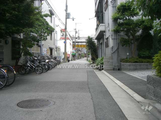 マンションの前面道路