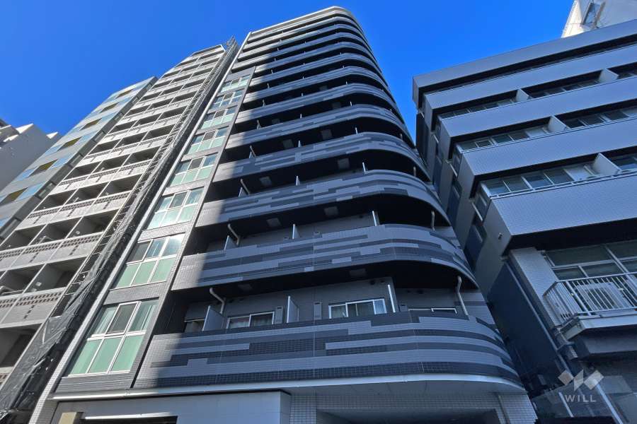 アクサス東新宿アジールコートの外観（東側から）