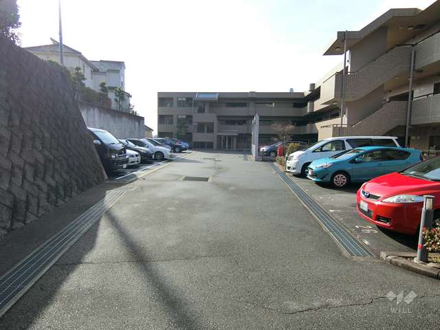 敷地内駐車場（屋外平面式）
