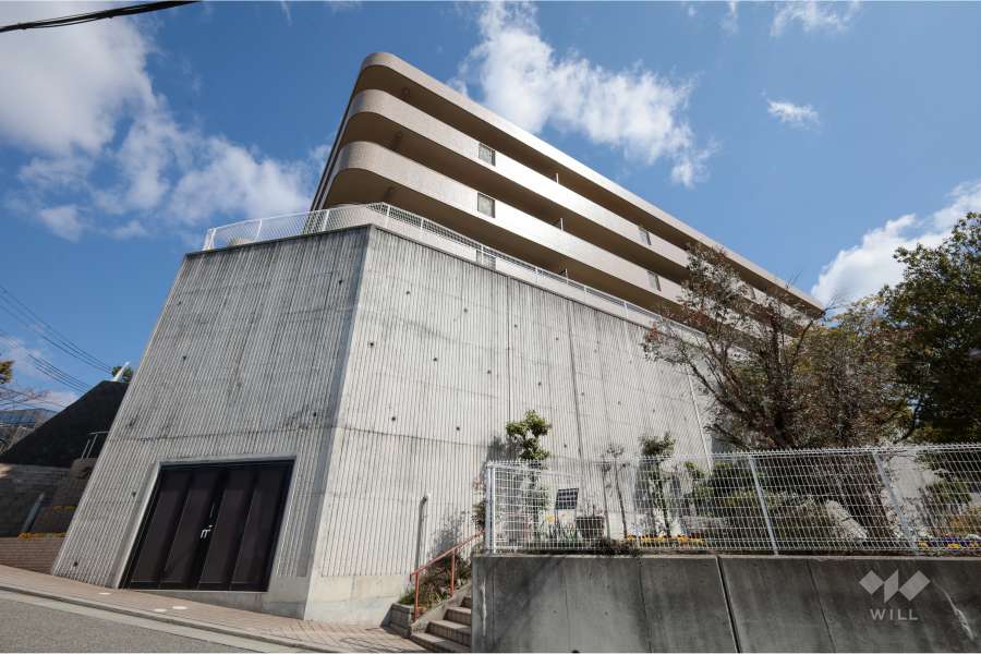 ジオ宝塚御殿山の外観（南側から）