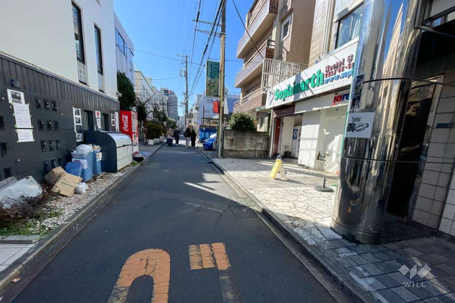 敷地東側の前面道路