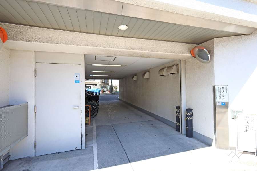 駐車場の出入り口　