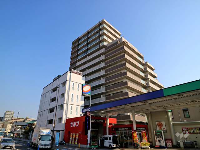 グランアッシュ伊丹ルラーシェの外観（南西側から）