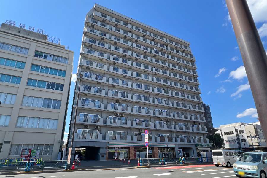 トーア早稲田マンションの外観（南東側から）