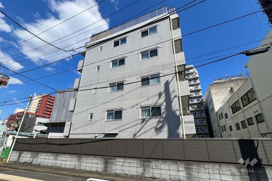 トーア早稲田マンションの外観（北西側から）