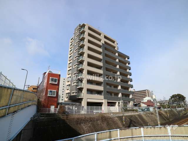 レピア伊丹の外観（南東側から）