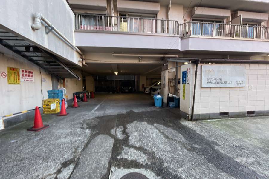 敷地内駐車場（屋外平面式）