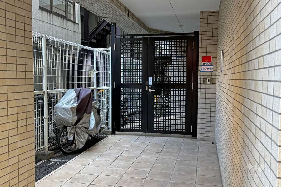 屋内に設けられた駐輪場