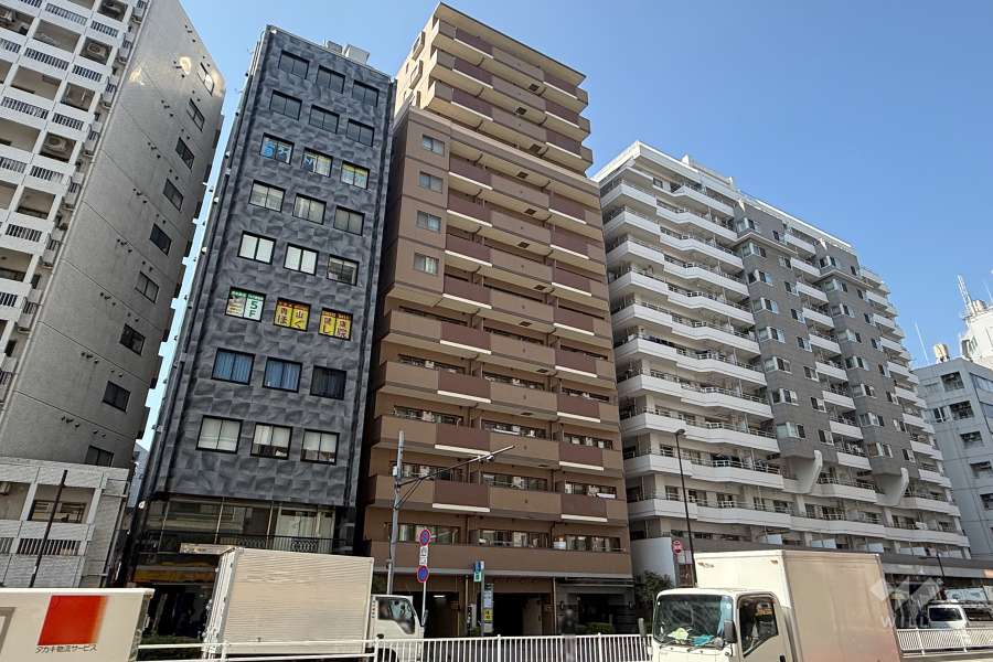 日神パレステージ東新宿イーストフォートの外観（南東側から）