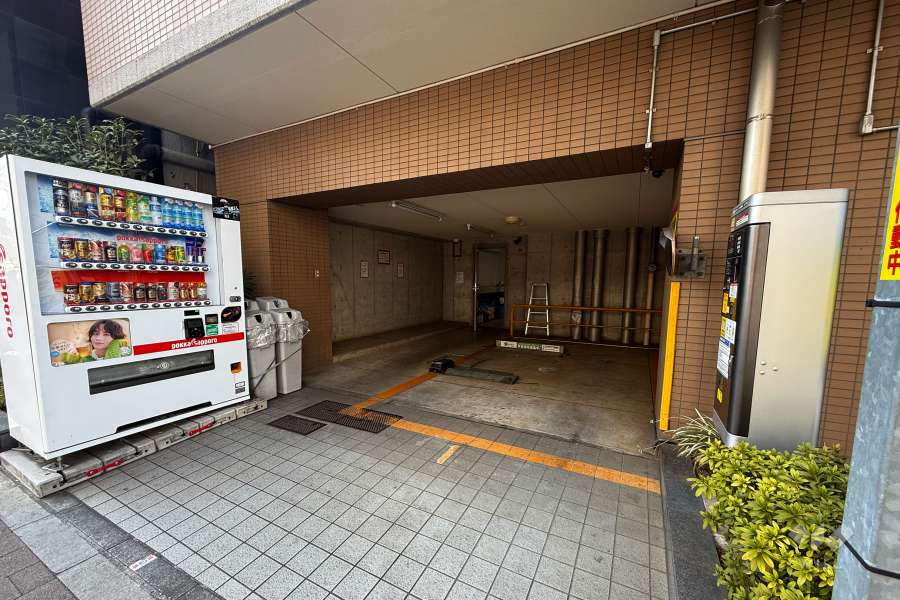 敷地内駐車場（屋内機械式）