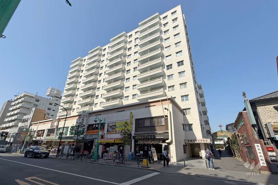 新宿スカイプラザの外観（南東側から）