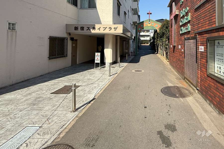 敷地東側の前面道路
