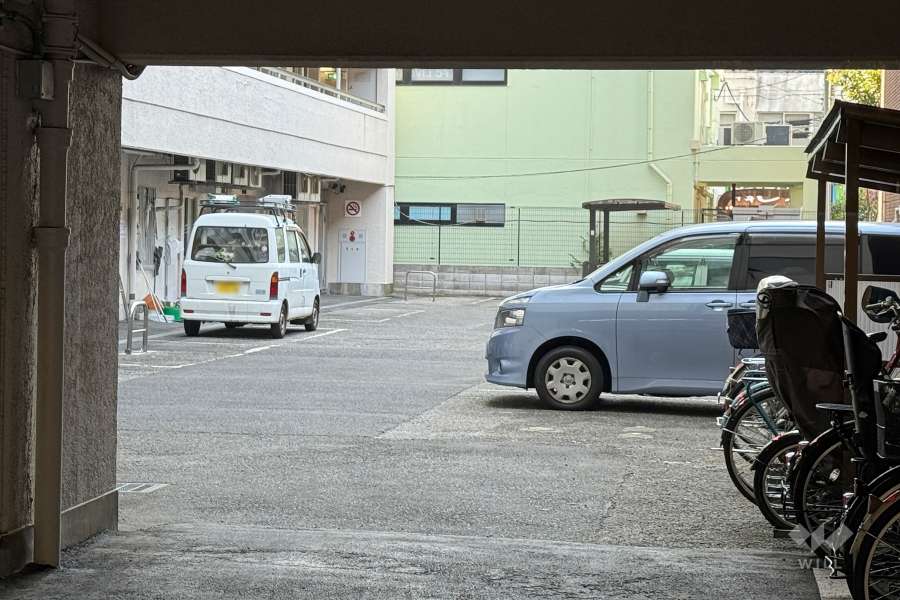 敷地内駐車場（屋外平面式）