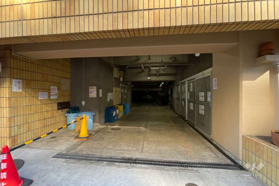 駐車場の出入り口　