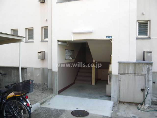 住戸入り口（共用ポスト）