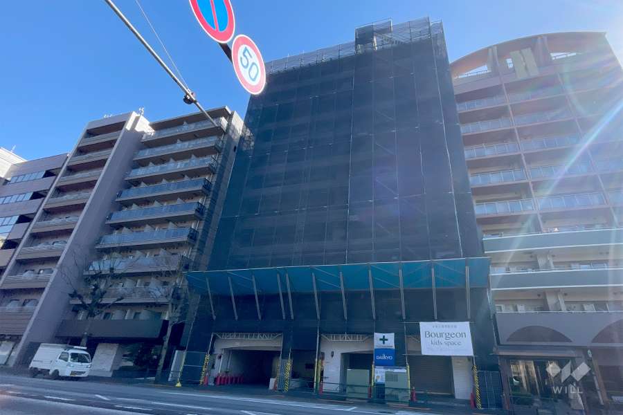 マンションヴィップ新宿御苑の外観（西側から）　