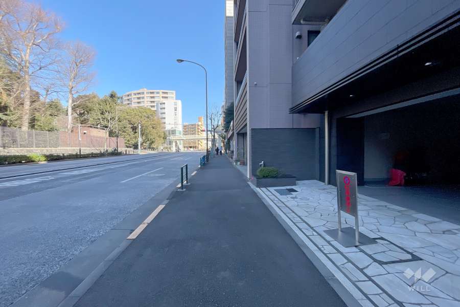敷地北西側の前面道路