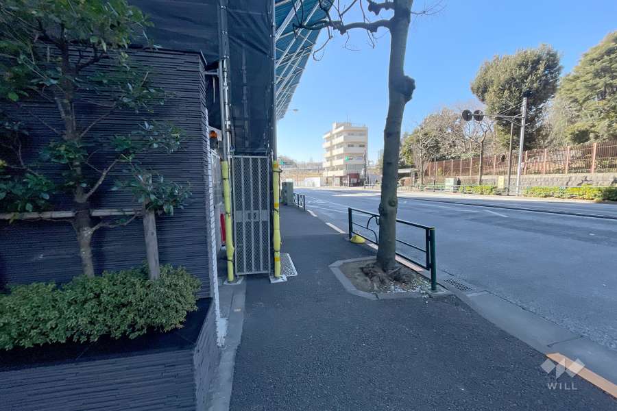 敷地北西側の前面道路　