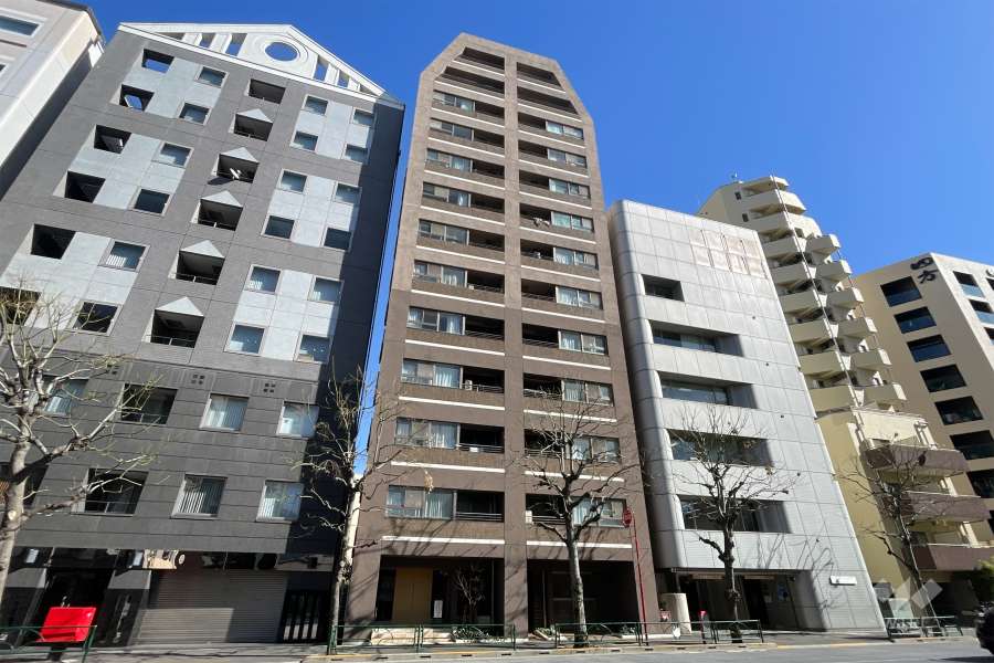 ライフェール新宿御苑ノースサイドの外観（北西側から）