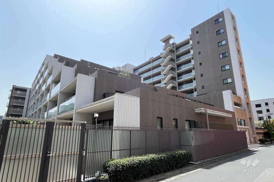 マジェスティハウス新宿御苑パークナードの外観（北東側から）