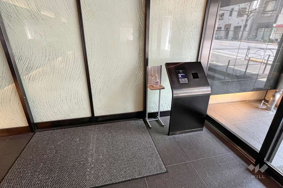 エントランスはオートロック付きです。