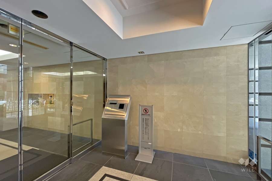 エントランスはオートロック付きです。