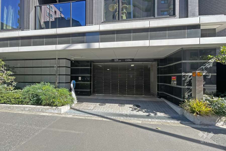 駐車場の出入り口（リングシャッター付き）