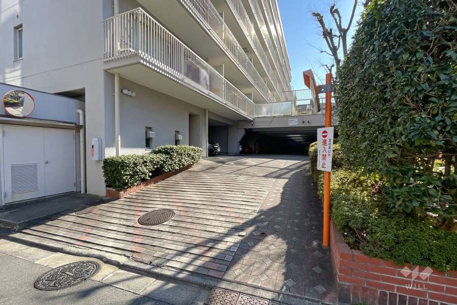 駐車場の出入り口