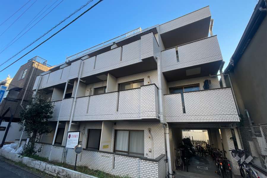 スカイコート落合の外観（南西側から）