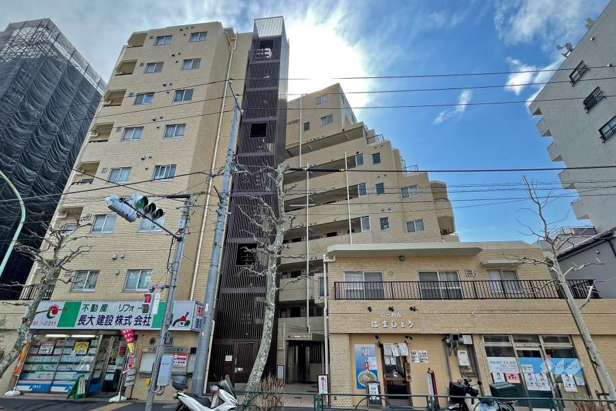 ライオンズマンション中落合の外観（北西側から）