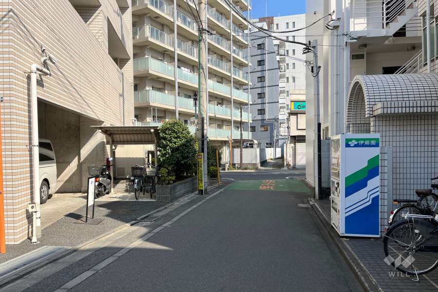 敷地南側の前面道路
